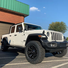 Load image into Gallery viewer, Oracle Jeep JL/Gladiator JT Oculus Bi-LED Projector Headlights - Amber/White Switchback SEE WARRANTY