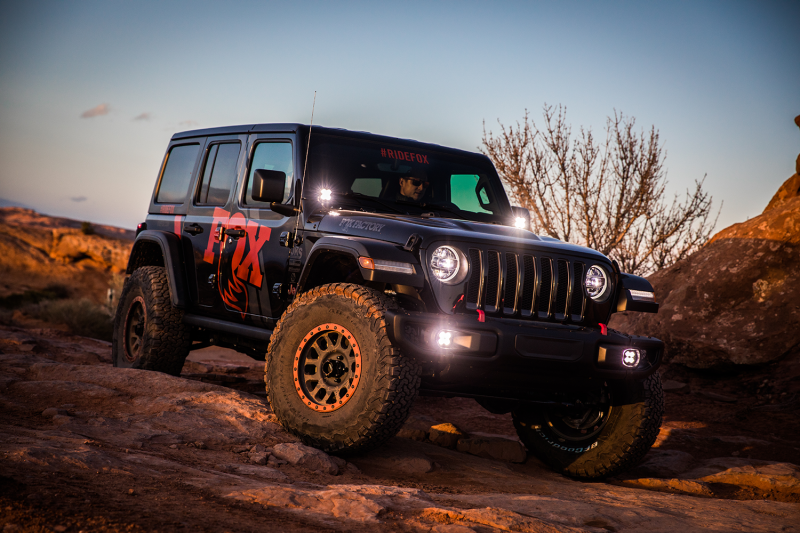 Fox 2018+ Jeep Wrangler JL 2.0 Performance Series 10.6in Smooth Body IFP Front Shock 3.5-4in. Lift